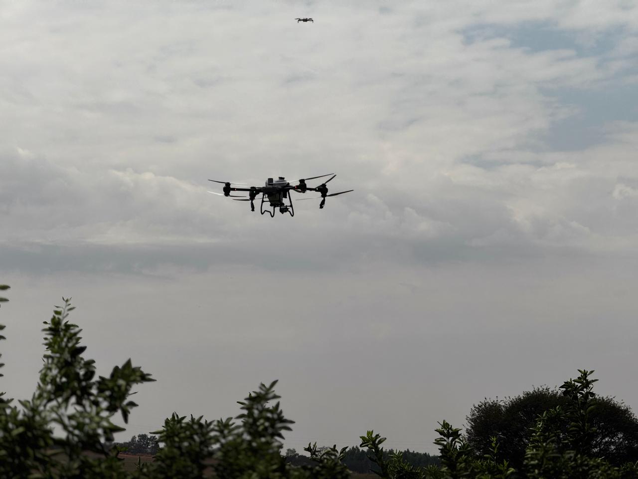 Vende-se drone de pulverização